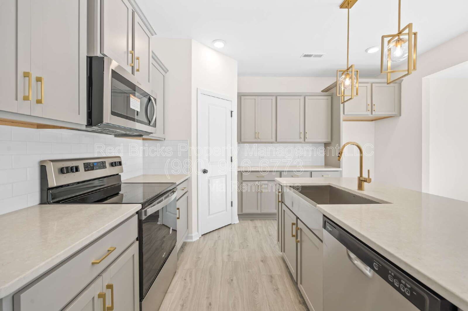 Like-New 3BR Townhome with Modern Finishes & Prime Location – Available June 16! property image