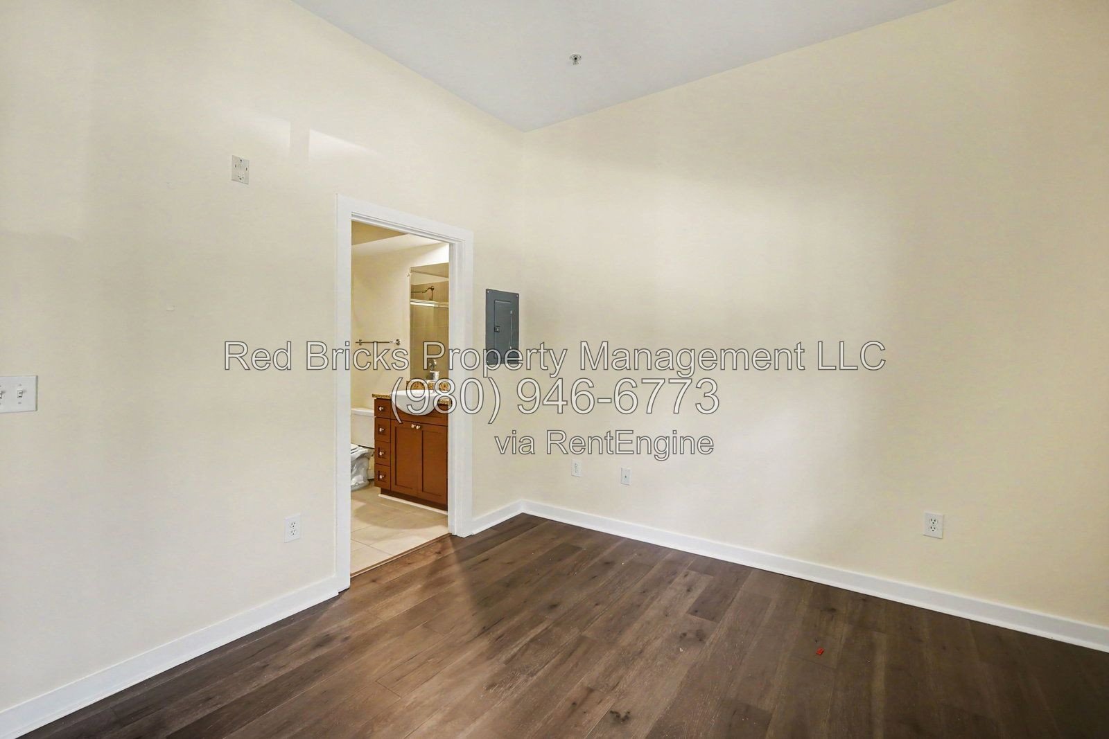 Ground-Floor 1BR/1BA Condo in Court 6 – Uptown Charlotte property image