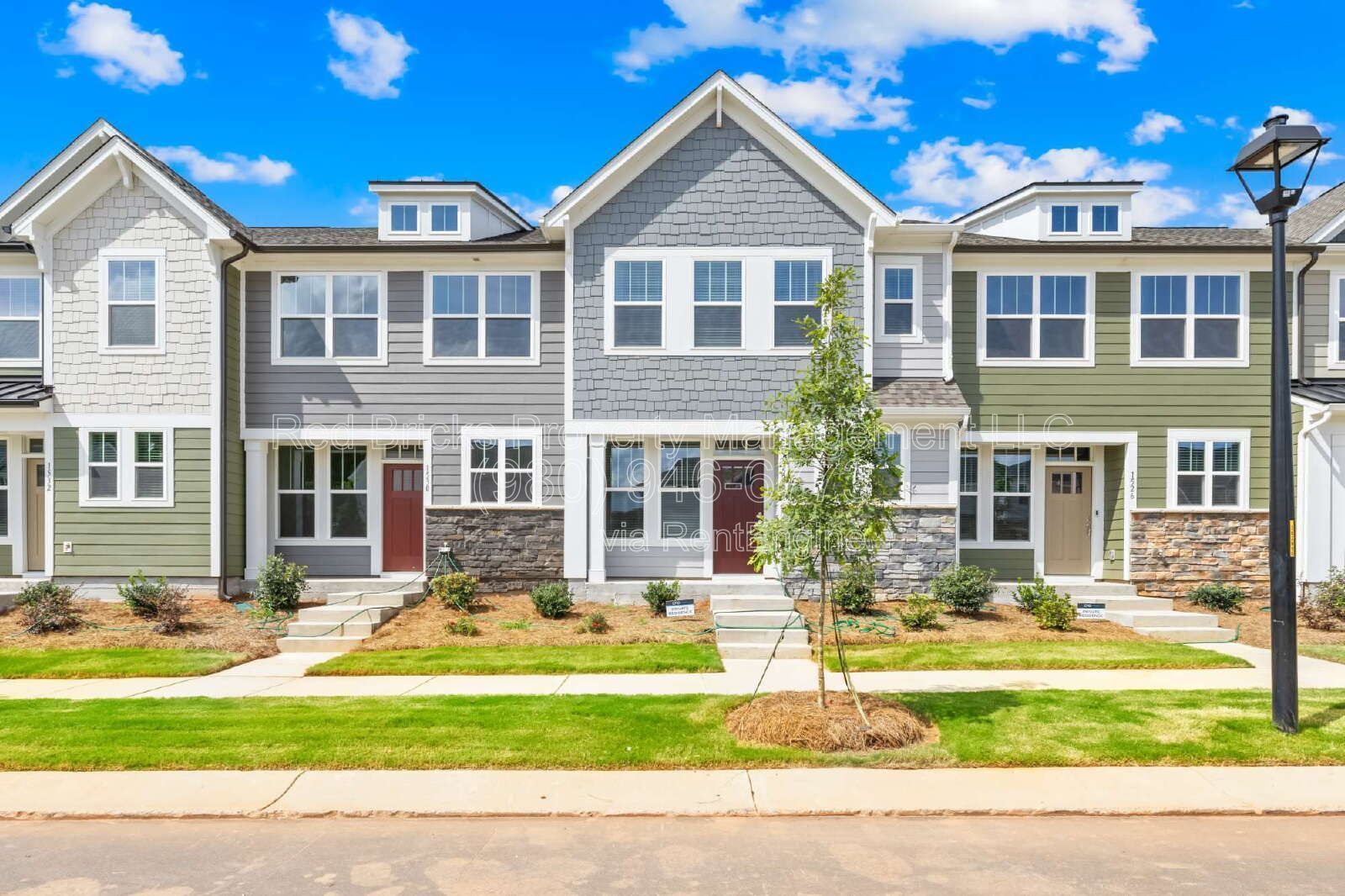 Like-New 3BR Townhome in Smith Farm – Available May 15! property image