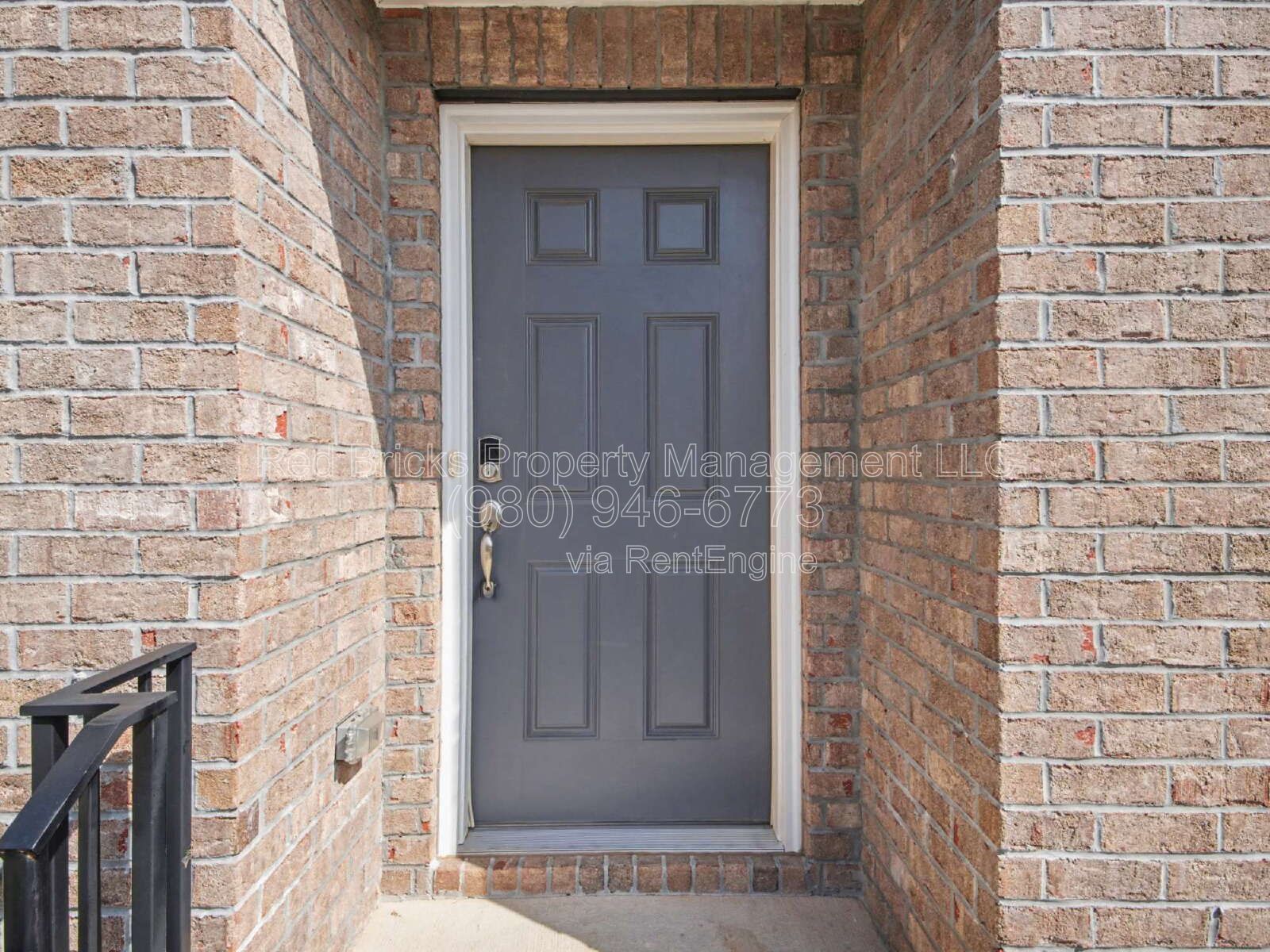 Modern 4BR City Park Townhome with Garage & Deck – Move-In Ready! property image