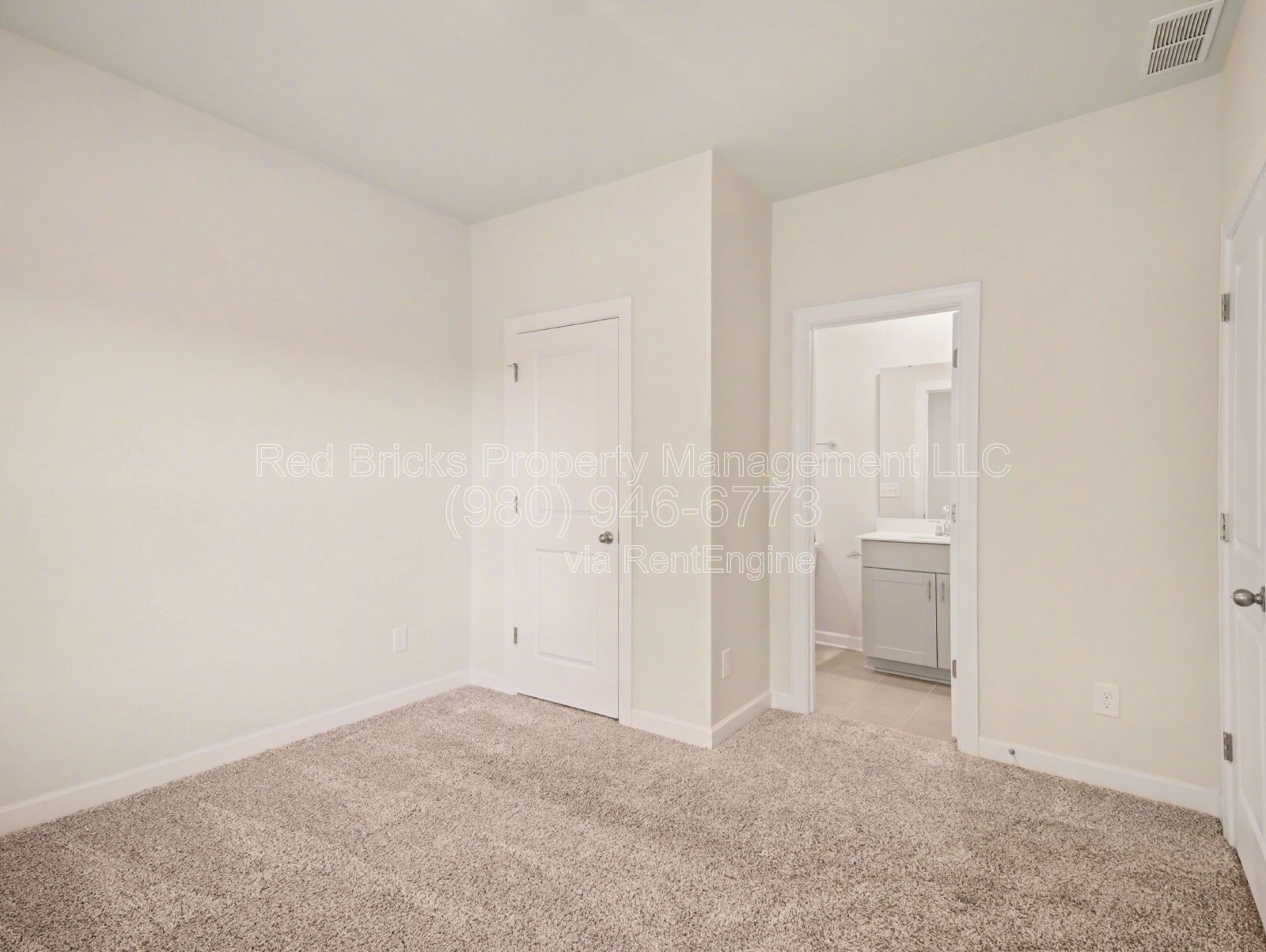 Modern 4BR City Park Townhome with Garage & Deck – Move-In Ready! property image