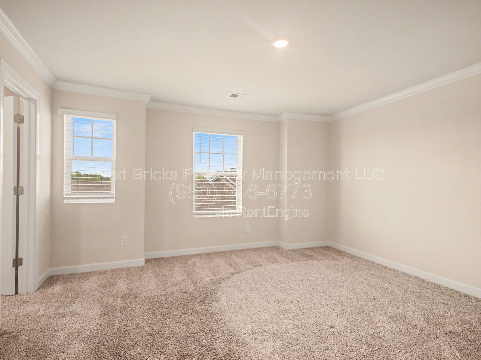 Modern 4BR City Park Townhome with Garage & Deck – Move-In Ready! property image