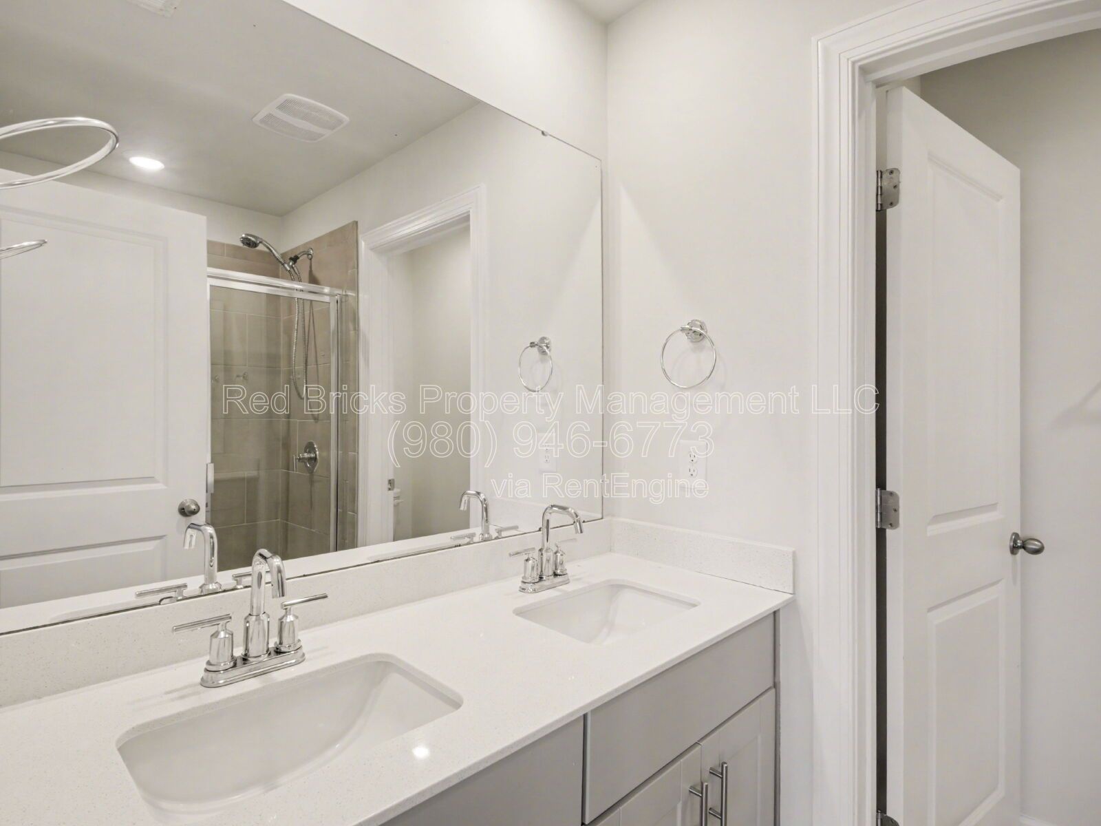 Modern 4BR City Park Townhome with Garage & Deck – Move-In Ready! property image