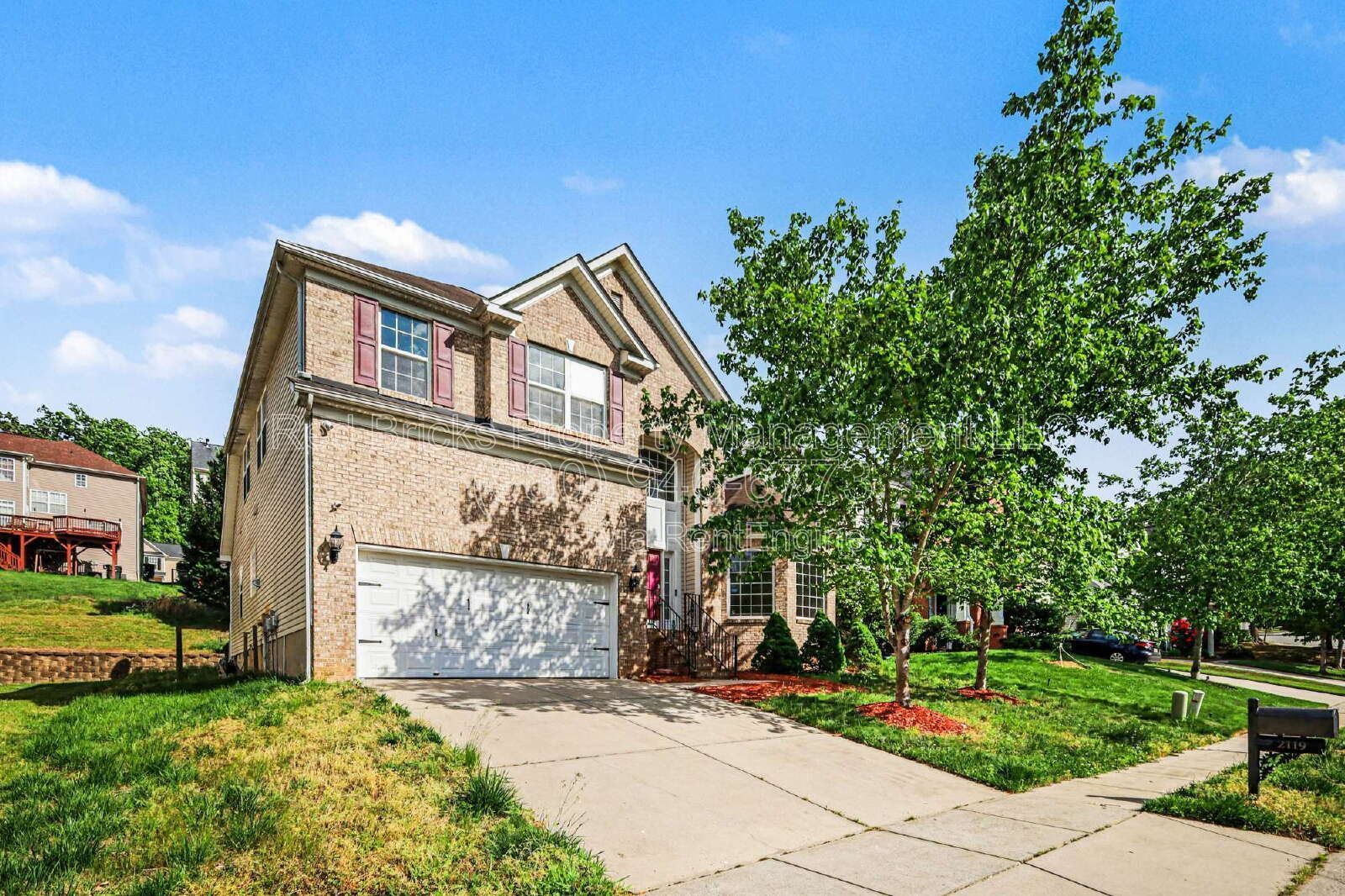Spacious 5BR Highland Creek Home with Backyard Deck & Resort-Style Amenities – Available Now! property image
