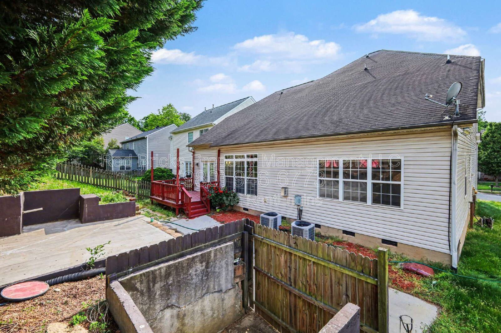 Spacious 5BR Highland Creek Home with Backyard Deck & Resort-Style Amenities – Available Now! property image