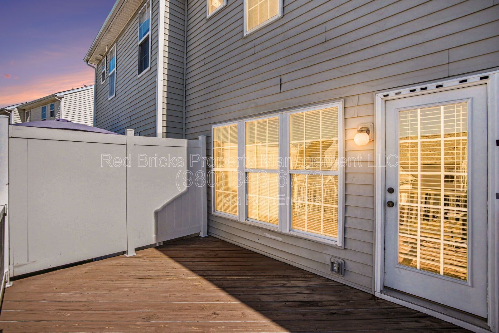Stylish 3-Story Kingsley Townhome – Modern Upgrades & Move-In Ready! property image