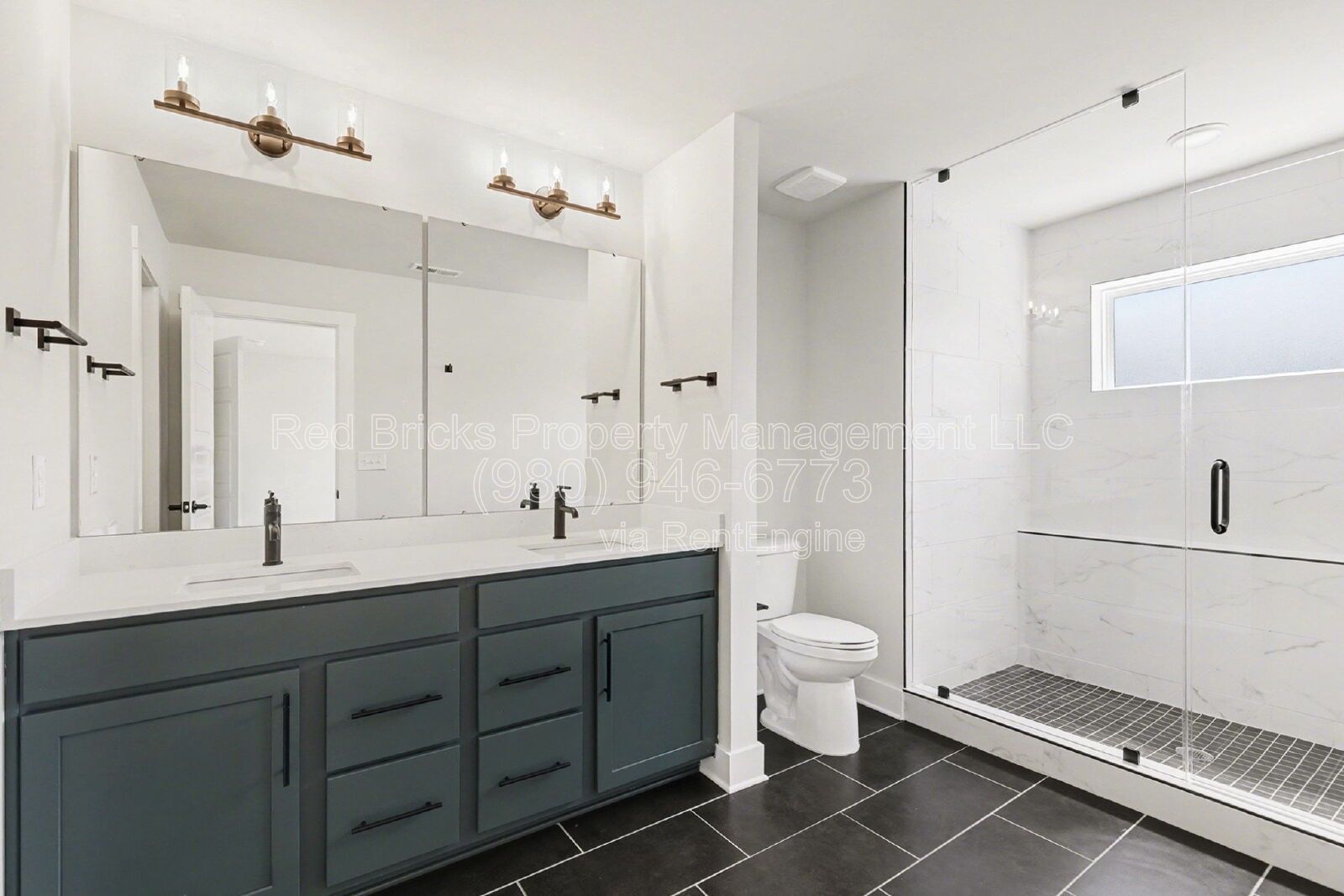 Like-New 4BR Townhome with Garage, Deck & Modern Finishes – Prime Location! property image