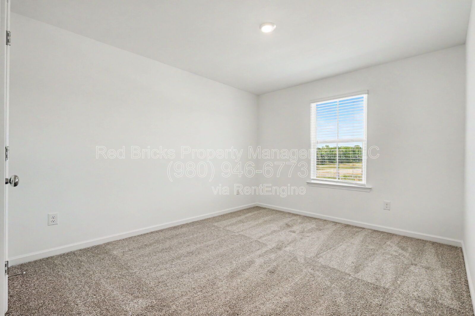Modern End-Unit Townhome in Mallard Park – Move-In Ready! property image