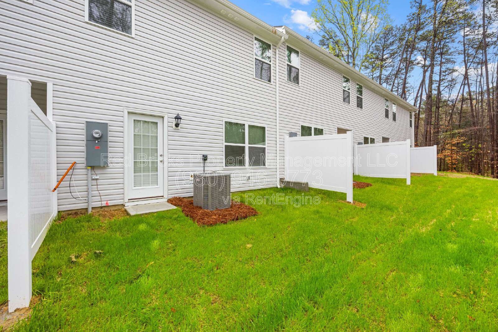 Like-New Trinity Village Townhome – Available June 16! property image